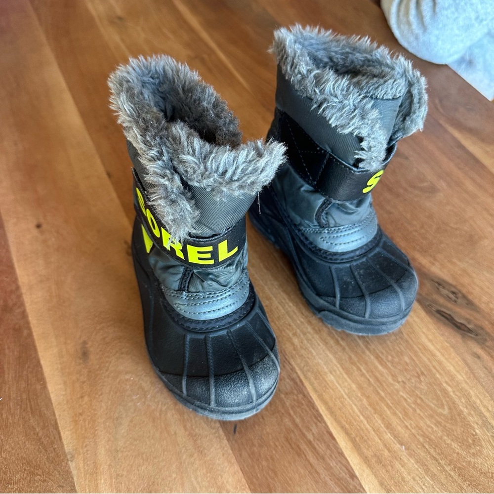 Sorel Black and Gray Snow Boots size 8